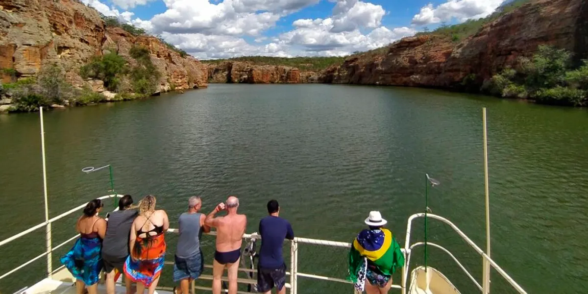 Embarcação nos Canions do Xingó