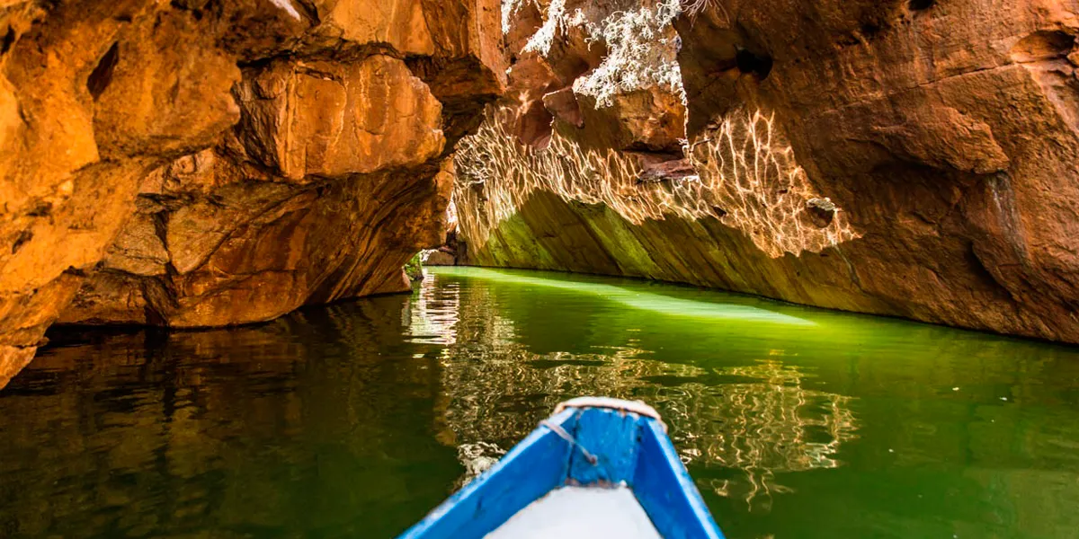 Gruta no Canion do Xingó